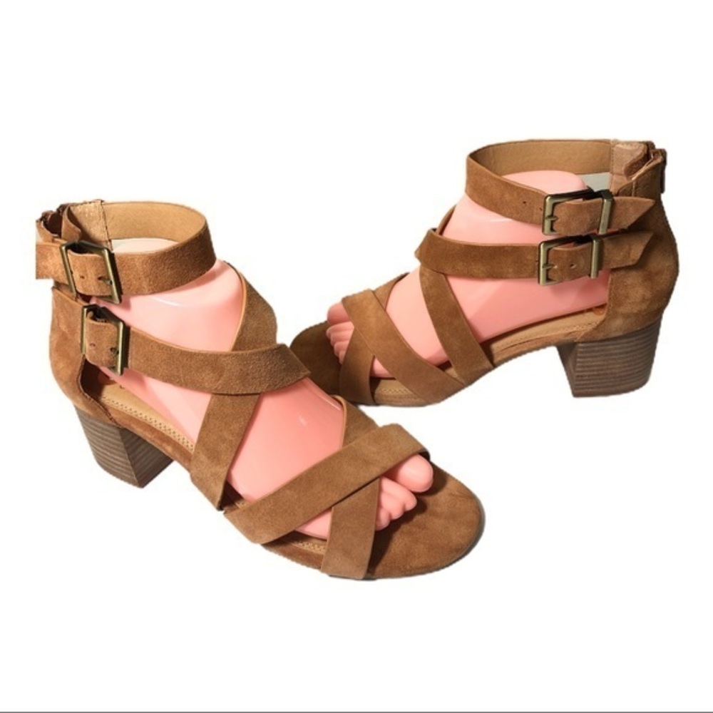 Gianni Bini Suede Block Heel Sandal Size 9…